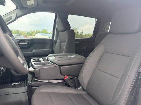 New 2026 Chevrolet Silverado 1500 Custom Trail Boss w/ LPO, Dark Essentials Package AWD/4WD image 11