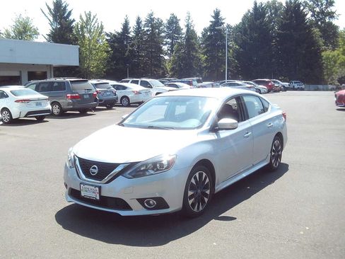 Used 2019 Nissan Sentra SR w/ Exterior Package FWD image 1