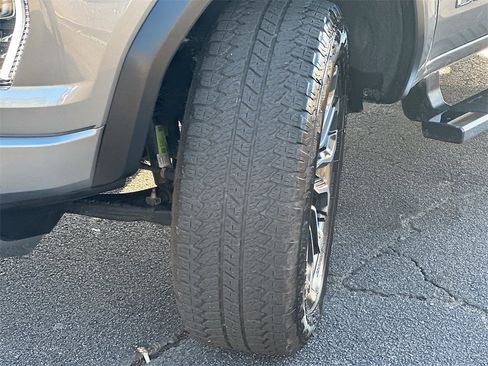 Used 2025 GMC Canyon Denali image 25