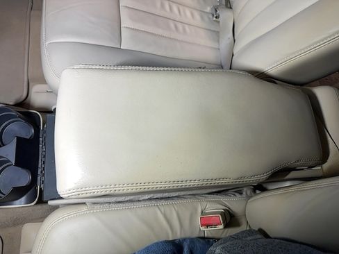 Used 2007 Lincoln Town Car Signature RWD image 32