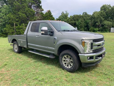 Used 2019 Ford F250 XLT w/ XLT Premium Package AWD/4WD image 9