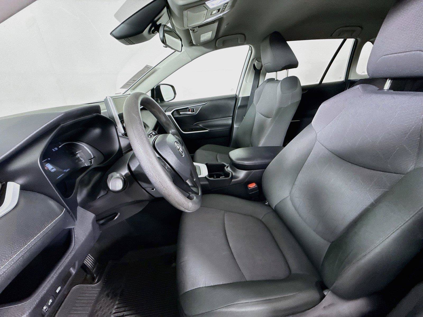 Certified 2025 Toyota RAV4 XLE AWD/4WD image 3