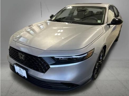Certified 2025 Honda Accord SE image 1