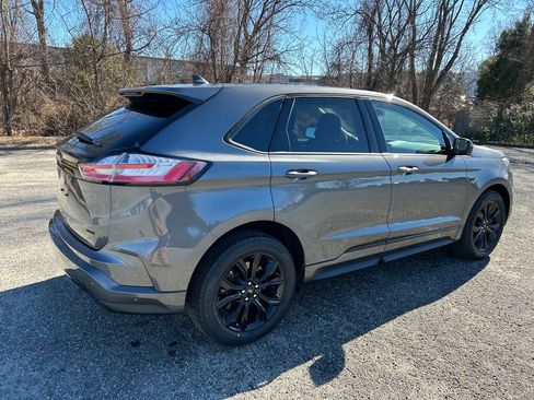 Used 2022 Ford Edge SE w/ Black Appearance Package image 6