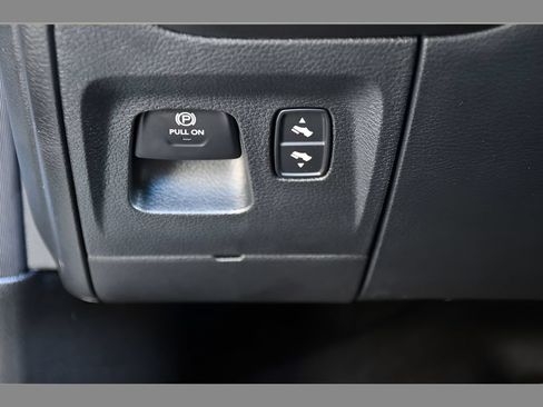 Used 2023 RAM 1500 Big Horn AWD/4WD image 32