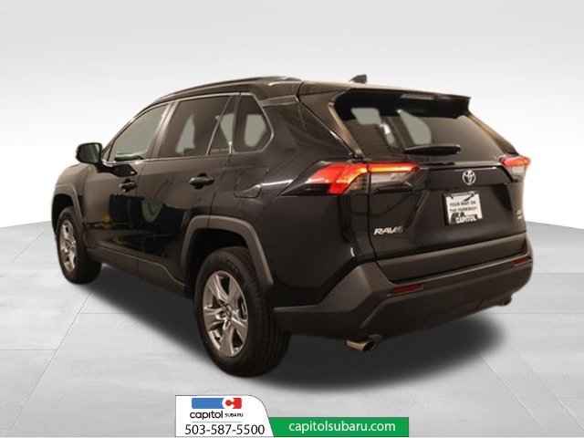 Used 2025 Toyota RAV4 XLE AWD/4WD image 4