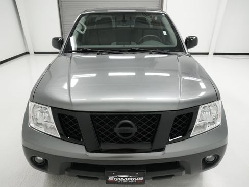 Used 2021 Nissan Frontier SV w/ Midnight Edition Floor Mats RWD image 2