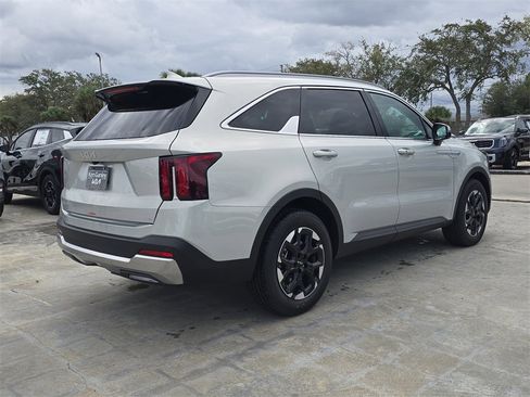 New 2026 Kia Sorento S image 8