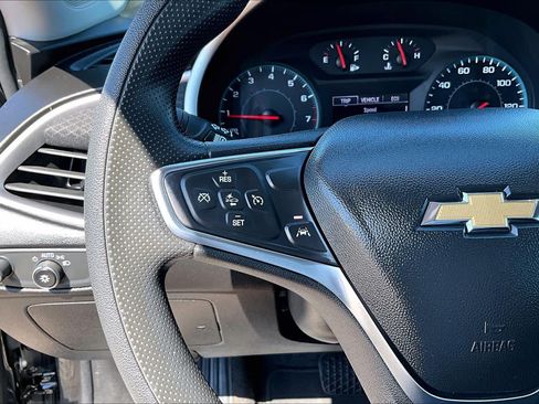 Used 2025 Chevrolet Malibu LT FWD image 23