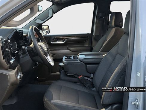 Used 2024 GMC Sierra 1500 Elevation image 12