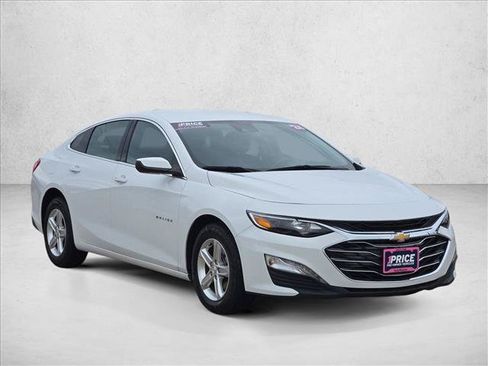 Used 2024 Chevrolet Malibu LT FWD image 3