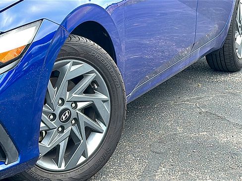 Used 2024 Hyundai Elantra SEL FWD image 3