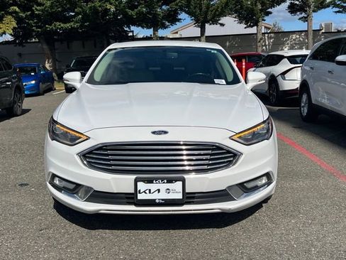 Used 2017 Ford Fusion SE image 6