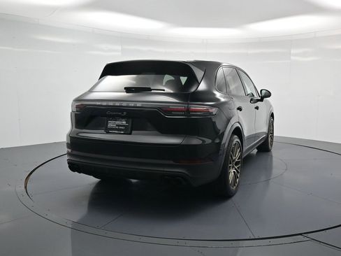 Used 2023 Porsche Cayenne S Platinum image 30