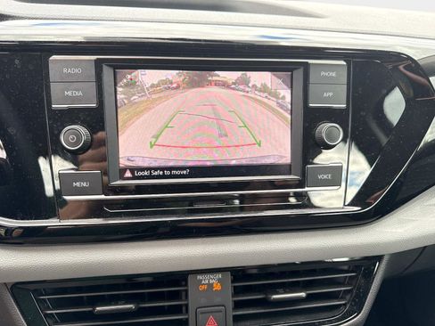 Used 2022 Volkswagen Taos S image 19