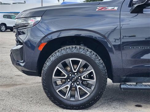 Used 2022 Chevrolet Suburban Z71 w/ Luxury Package image 8