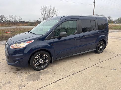 Used 2018 Ford Transit Connect XLT image 2