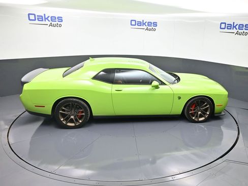 Used 2019 Dodge Challenger SRT Hellcat Redeye image 45