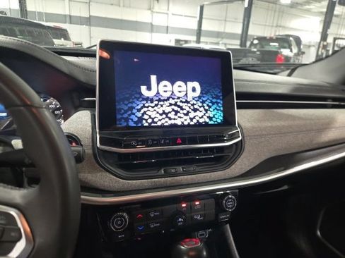 Used 2024 Jeep Compass Latitude AWD/4WD image 14