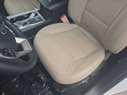 Used 2022 Ford Explorer Limited w/ Equipment Group 301A AWD/4WD image 16