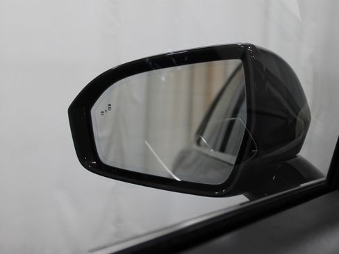 Used 2020 Lincoln Nautilus Reserve w/ Equipment Group 201A image 13