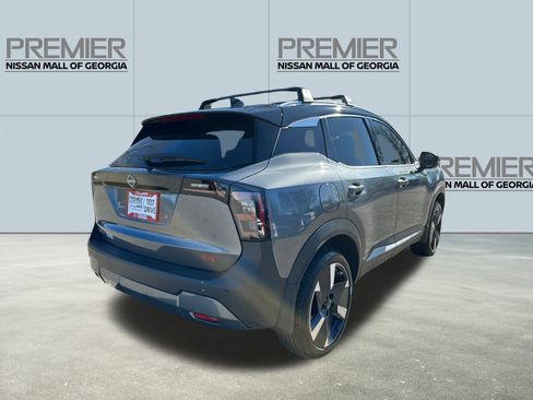 Used 2025 Nissan Kicks SR image 5