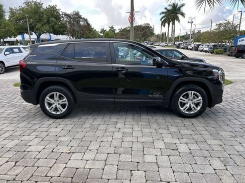 Used 2024 GMC Terrain SLE AWD/4WD image 14