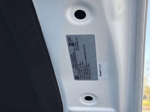 Used 2023 Chevrolet Suburban Premier image 9