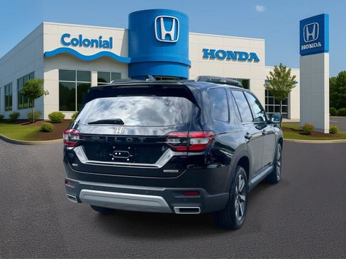Used 2024 Honda Pilot Touring image 6