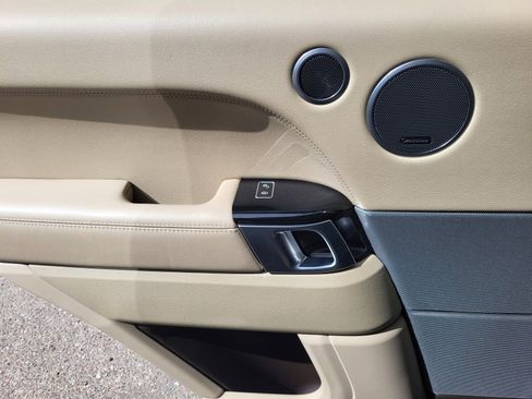 Used 2015 Land Rover Range Rover Sport HSE image 20