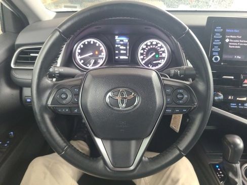 Used 2024 Toyota Camry SE image 19