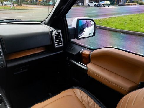 Used 2017 Ford F150 Limited image 10