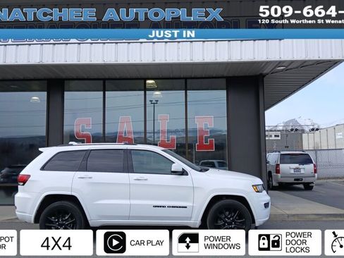 Used 2021 Jeep Grand Cherokee Altitude image 1