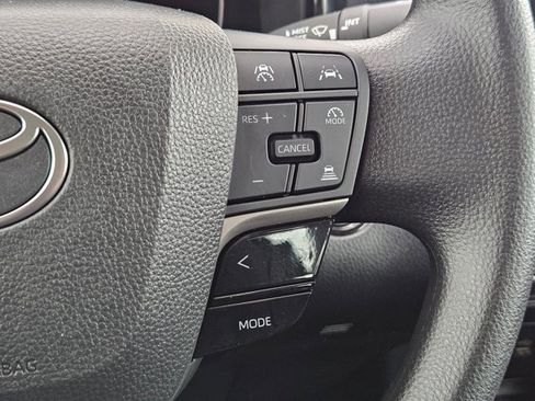 Used 2025 Toyota Camry LE w/ Convenience Package image 14