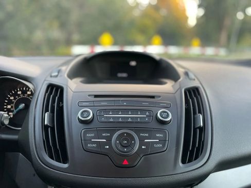 Used 2018 Ford Escape S image 14