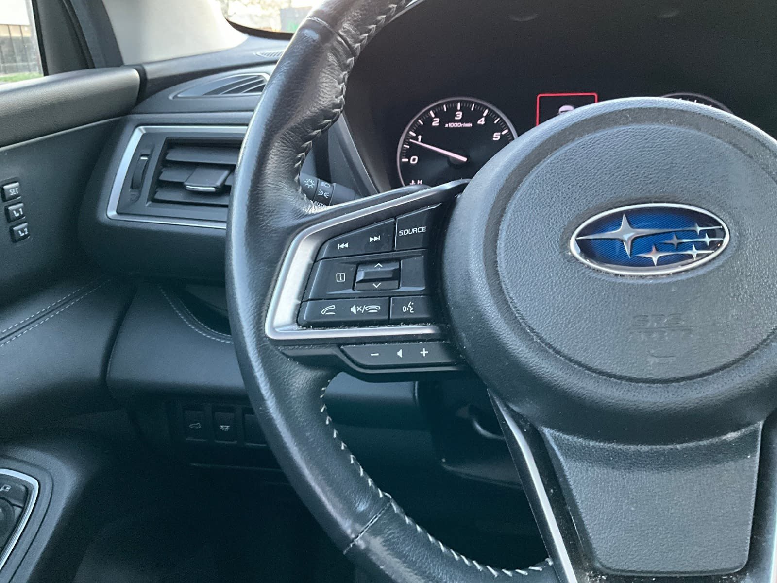 Used 2024 Subaru Ascent Limited w/ Technology Package AWD/4WD image 11