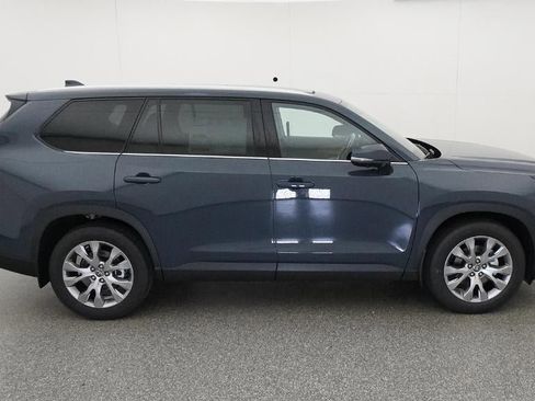 New 2026 Toyota Grand Highlander Limited image 11