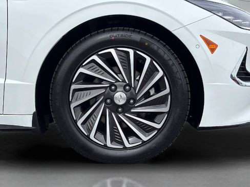 Used 2023 Hyundai Sonata Limited FWD image 12