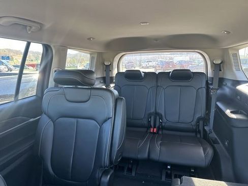 Used 2022 Jeep Grand Cherokee L Limited w/ MOPAR Finishing Package image 39