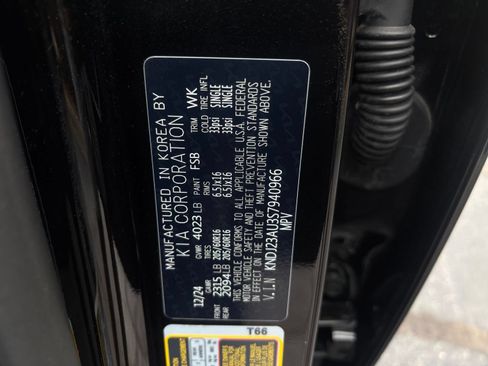 Used 2025 Kia Soul LX w/ LX Technology Package FWD image 27