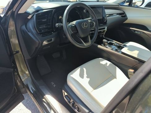 Used 2024 Lexus RX 350 FWD w/ Technology Package image 8