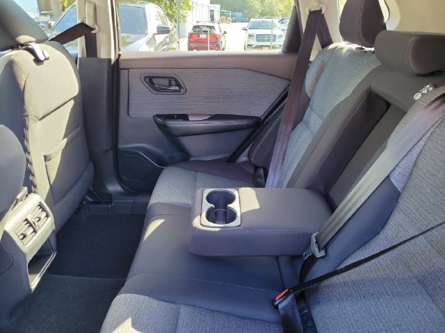 Used 2021 Nissan Rogue S AWD/4WD image 12