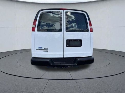 Used 2014 Chevrolet Express 2500 RWD image 6