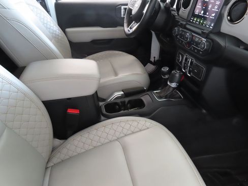 Used 2023 Jeep Wrangler Unlimited Sahara AWD/4WD image 24