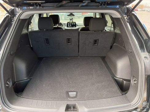 Used 2025 Chevrolet Blazer LT image 8