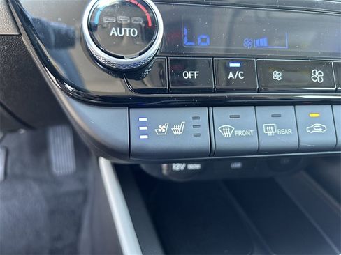 New 2025 Hyundai Elantra Limited image 8