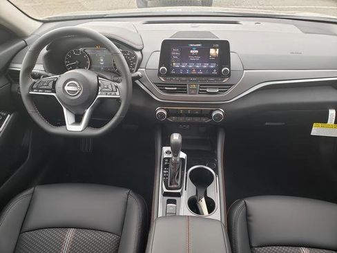 New 2025 Nissan Altima 2.5 SR image 15