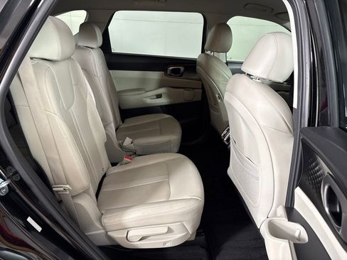 Used 2022 Kia Sorento S FWD image 9