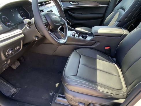 New 2026 Jeep Grand Cherokee Limited w/ Luxury Tech Group II AWD/4WD image 41