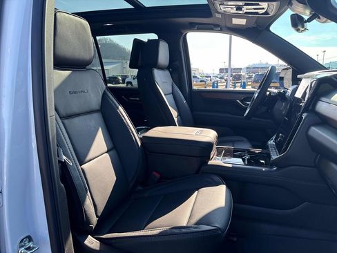 New 2026 GMC Yukon Denali image 37